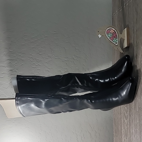 71)Impo Black Comfort Namora Square Toe Kitten Heel Zip-Up Heeled